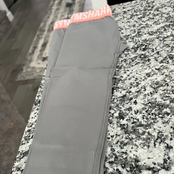 XS Gymshark Leggings. Gray & Pink! Never worn! - Picture 2 of 2